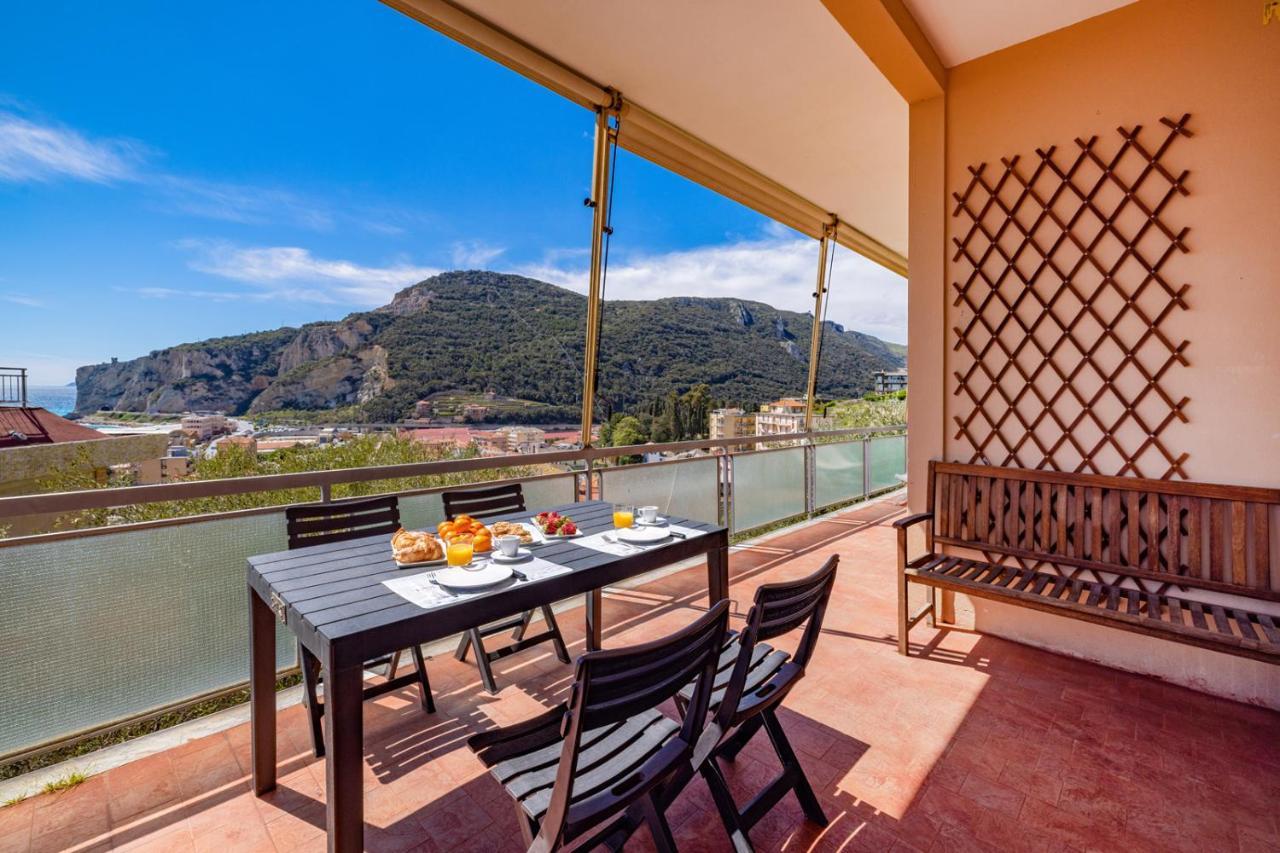 Casa Matilde - Appartamento Vista Mare - Con Posto Auto Финале Лигуре Экстерьер фото