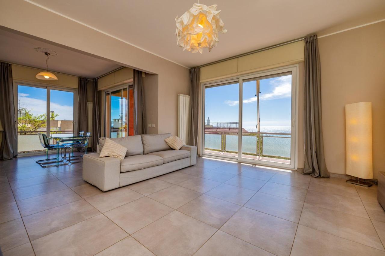Casa Matilde - Appartamento Vista Mare - Con Posto Auto Финале Лигуре Экстерьер фото